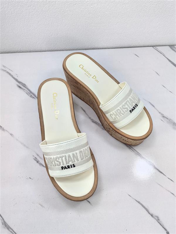 20251128184319537 270